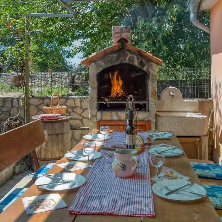 Holiday Home Papinka - Lbn344